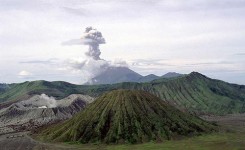 bromo-siang-hari-1